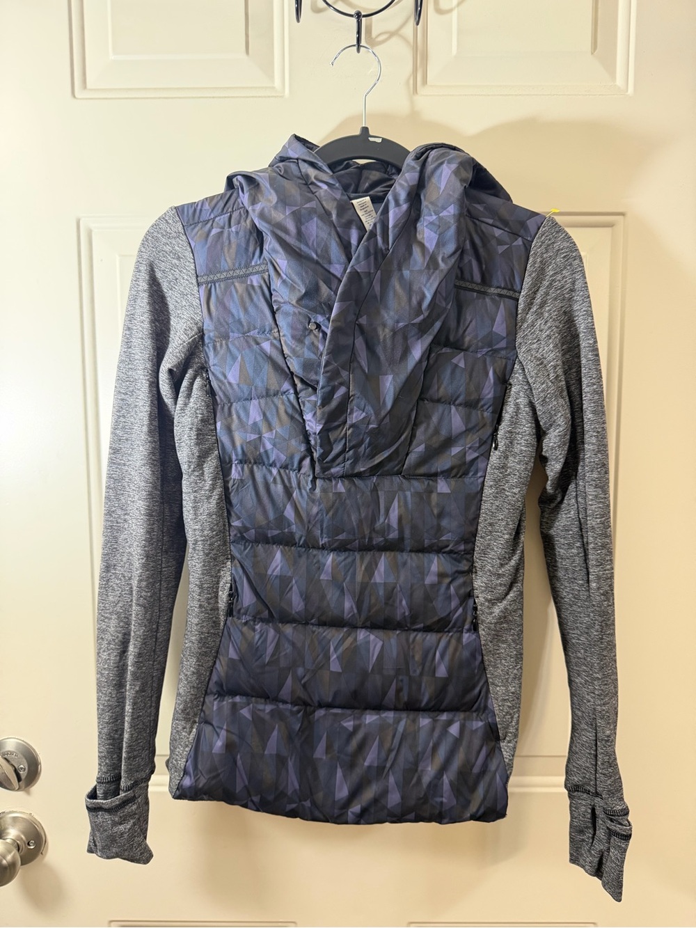Lululemon Stained Glass Down Pullover Jacket Women’s Size 4 Hooded 057